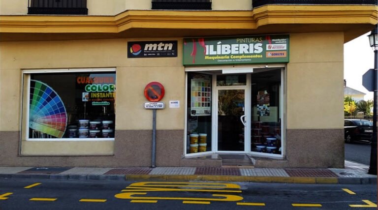 Instalaciones de Pinturas Ilíberis en Atarfe, junto al Mercadona Instalaciones de Pinturas Ilíberis en Atarfe, junto al Mercadona