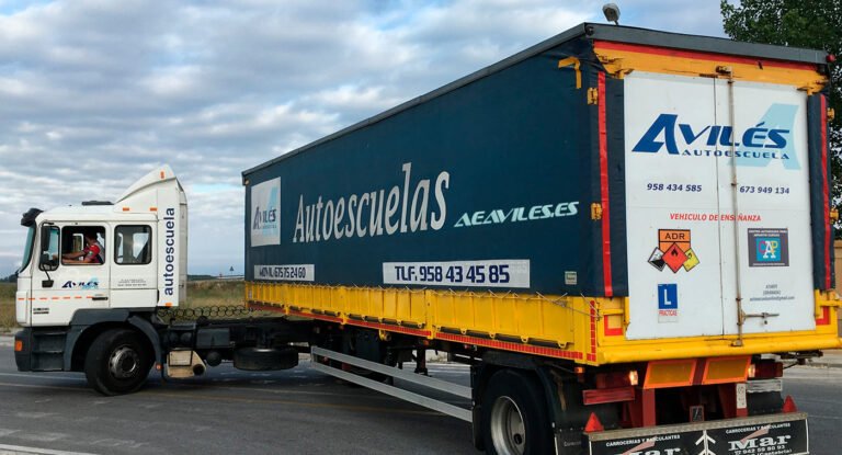 Camión para prácticas Autoescuela Avilés Camión para prácticas Autoescuela Avilés