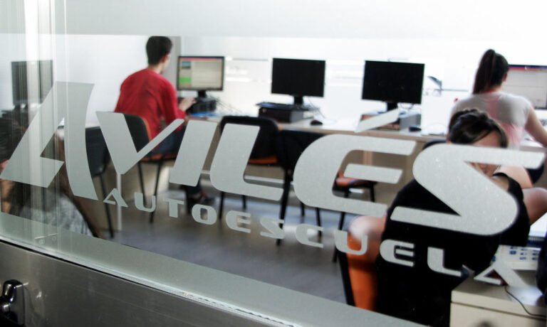 Clases presenciales, instalaciones Autoescuela Avilés Clases presenciales, instalaciones Autoescuela Avilés